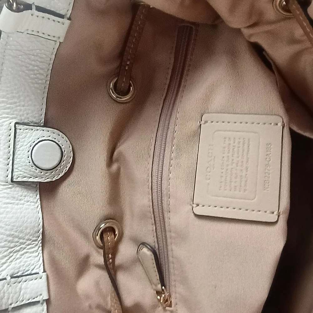Coach Andy Tote W/Horse & Carriage Logo With Pebbled Leather In Chalk NWT - Picture 13 of 14